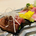 黒毛和牛焼肉きっしゃん北新地永楽町 松 - ○和牛の炙り寿司　○白たんの昆布締にぎり