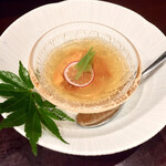 鳥田中 - 目にも涼しい黒薩摩鶏のコンソメで作った煮凝り