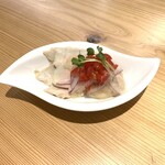 担々麺あづま屋 - 鶏ハムとトマトの玉ねぎドレッシングかけ