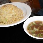 らーめんでぽっと - チャーハン(スープ付き) 700円