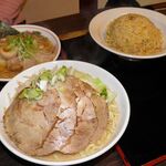 らーめんでぽっと - 豚そば、煮干し中華、チャーハン