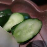 新料理 都留野 - 漬物　ズームアップ