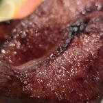 新料理 都留野 - たん焼　ズームアップ