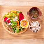 Salad & Deli Plate ~Fresh salad and hearty deli plate~