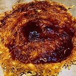 感激たぬき - んだも焼きミックス玉1,180円税別、上下をソバでサンドされてる。カリカリ好きにはいいと思う。