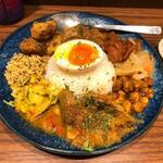 立飲みビールボーイ - 特製スリランカ風カレープレート