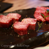 上等焼肉 ひらく - 《焼》 ・厚切り上タン、上ロース(ネギ塩レモン)