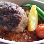 AGカフェ - 子羊のハンバーグ、お野菜のクスクスを添えて(1760円)　のメイン