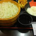 伊予製麺 - 釜揚(特大)  500円　　　野菜かきあげ  140円　　　ご飯(並)  150円