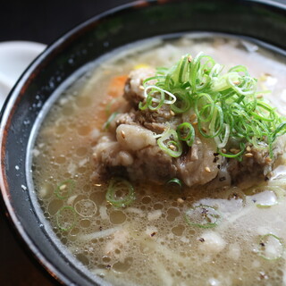 栄養満点！コラーゲン！テールスープ。980円（税込）