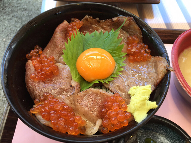 丼専門店 海たろう - 志津川（海鮮丼）の写真