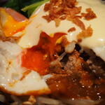 スタイリッシュグリル Tyu - ベーコンチーズエッグハンバーグ（目玉焼きの黄身は半熟）