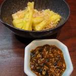 興 - 「黄にらのおひたし」（青唐辛子の麹みそ味）：米麹の風味とコク豊かな味噌にピリッと青唐辛子の蒼い香り♪