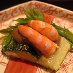 北新地 弧柳 - ズッキーニの炭火焼き、シラサエビ