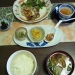 Usagiya - このボリュームで食後に飲み物も付いて８００円て、大満足です!!男性ならご飯が確実に足りないかも…あ、ご飯おかわり可能か聞けばよかったな。