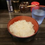 横浜家系らーめん 武術家 - 終日無料お替り自由ライス