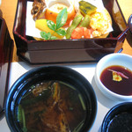 西村屋 芦屋店 - 赤出汁ですね。