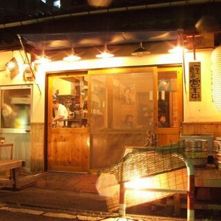 昭和レトロな路地裏のお店