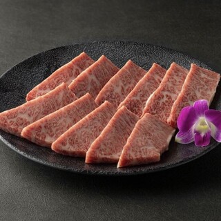 You can enjoy carefully selected A4 and A5 rank Wagyu beef at reasonable prices!