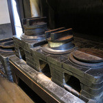 アーム・ドゥ・ギャルソン - 廊下には古い釜戸が