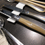 アーム・ドゥ・ギャルソン - ラギオールのナイフ拝借