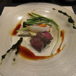 アーム・ドゥ・ギャルソン - 鳥取県大山産和牛の網焼きステーキ　大葉のソース