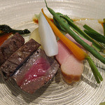 アーム・ドゥ・ギャルソン - 鳥取県大山産和牛の網焼きステーキ　大葉のソース