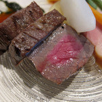 アーム・ドゥ・ギャルソン - 鳥取県大山産和牛の網焼きステーキ　大葉のソース