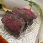 アーム・ドゥ・ギャルソン - 鳥取県大山産和牛の網焼きステーキ　大葉のソース