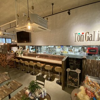 ナポリピッツァとワインのお店 トン・ガリアーノ_2