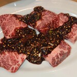 名代焼肉鈴乃屋 - 和牛上カルビ  850円