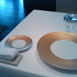 レストラン サンパウ - スペイン料理でタオルおしぼりですよ、でも途中で下げちゃうのがさびしい