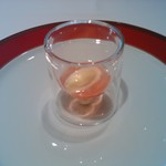 レストラン サンパウ - メインの後に口直しって面白い、パイナップルアイスにラズベリーのソース