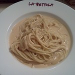 ラ・ベットラ・ダ・オチアイ - 新鮮なウニのクリームパスタ