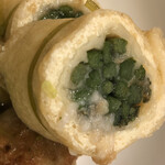 味享 - 蕨生を巻いた厚揚げ。お出しが染み込んでウンマイ