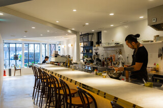 MOON & BACK Ramen Bar & Branch Cafe - 