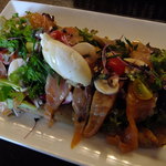 蕎麦粉のガレットとスモークサーモンのサラダ仕立て