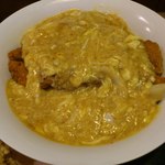 サウスヴィラ - とんかつ中華風卵とじあんかけ丼。