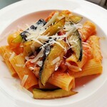 grigio la tavola - 