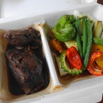 ウィウィ - 和牛ホホ肉の赤ワイン煮込み