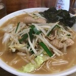 かがの亭 - もつ入りみそラーメン1,000円