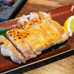 味処　八右衛門 - 筑波山の麓でのびのび育った、ジューシーでコクのあるつくば鶏使用。