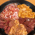 焼肉問屋 牛蔵 - 2020.7 新鮮ホルモン系5種類盛り合わせ（250g 1,078円）ギャラ、ホルモン、ハツ、スナギモ、ナンコツ