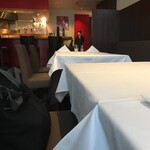 リストランテ ペガソ - カウンターもある店内