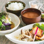 Cafe Contrail - はもの揚げ出しと丸茄子 鶏肉西京焼き定食