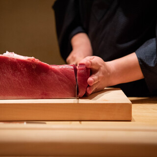 選び抜かれた「旬」を味わう、至福の『寿司』