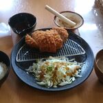 빵 플라스 혼점 - [参考]とんかつランチ（2018.12時点）