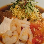 鶏そば・ラーメン Tonari - えび味噌が濃厚で美味しい