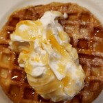 ザックス - 食べ放題のワッフル(メープル&生クリーム＆粉砂糖)