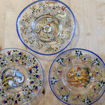 酒とタイ料理 ピッサヌローク - スペインアンティーク・エナメル彩のガラス皿